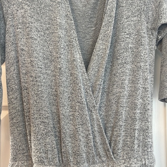 Comfort and Style with This Soho NY&C Jumper/Romper! 🌟size:  small/very cozy - Picture 2 of 4